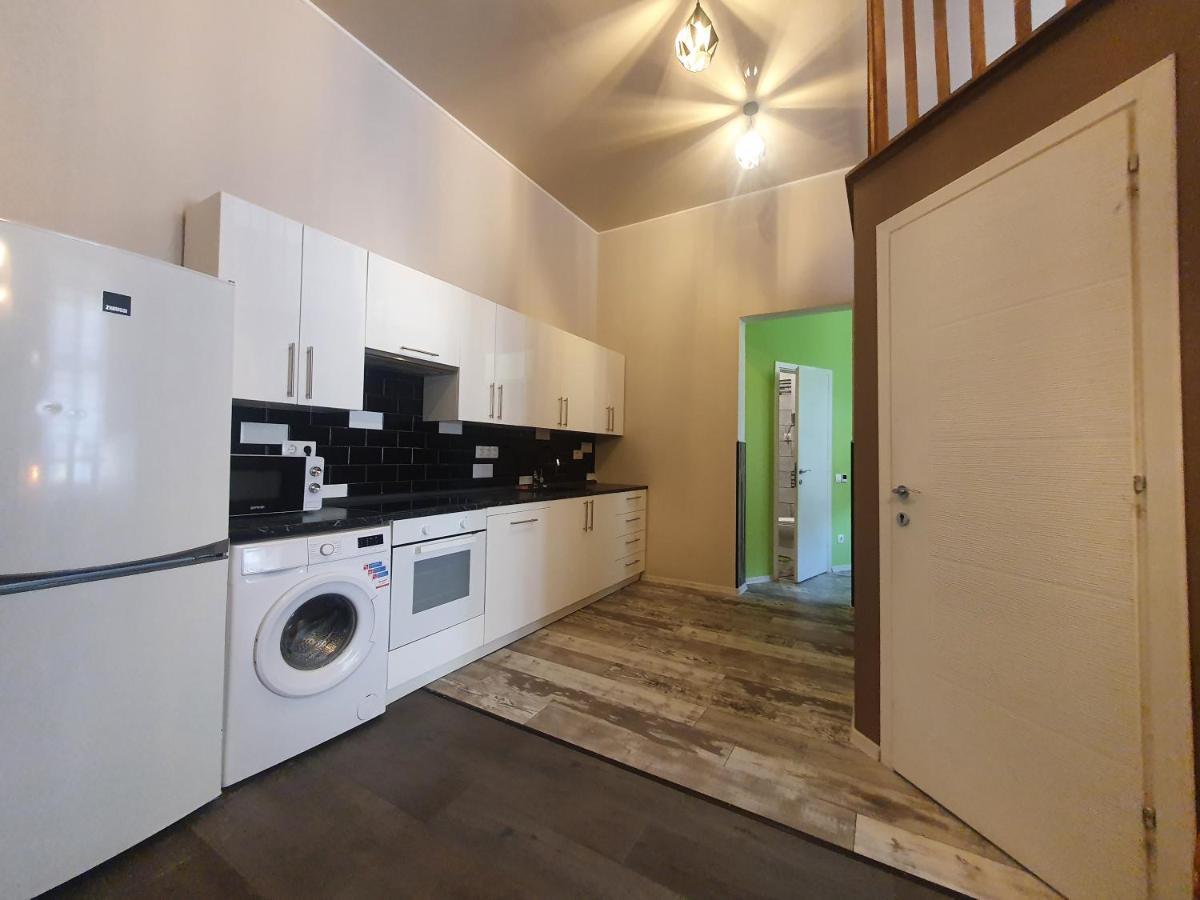 Art-Club Apartment With Air Condition — Photos 3