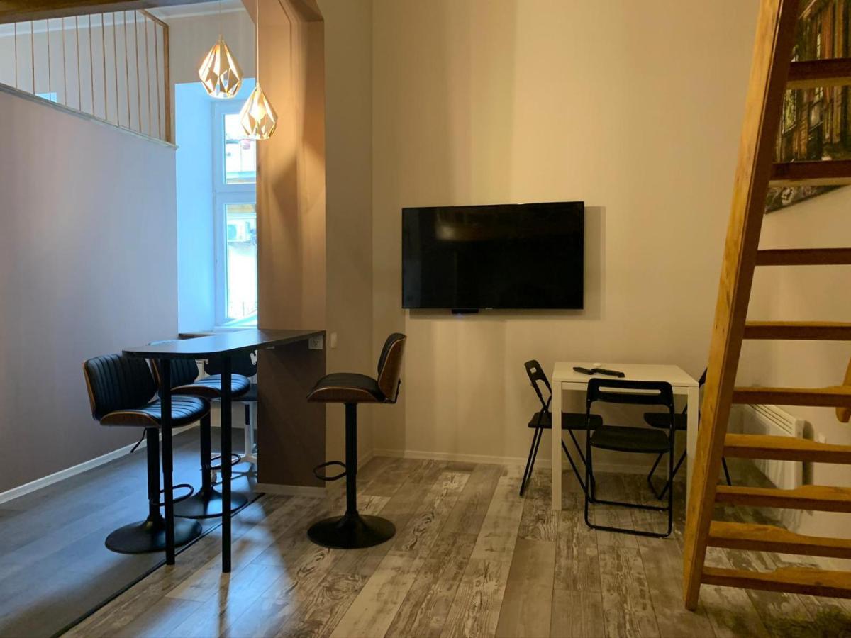 Art-Club Apartment With Air Condition, Budapest